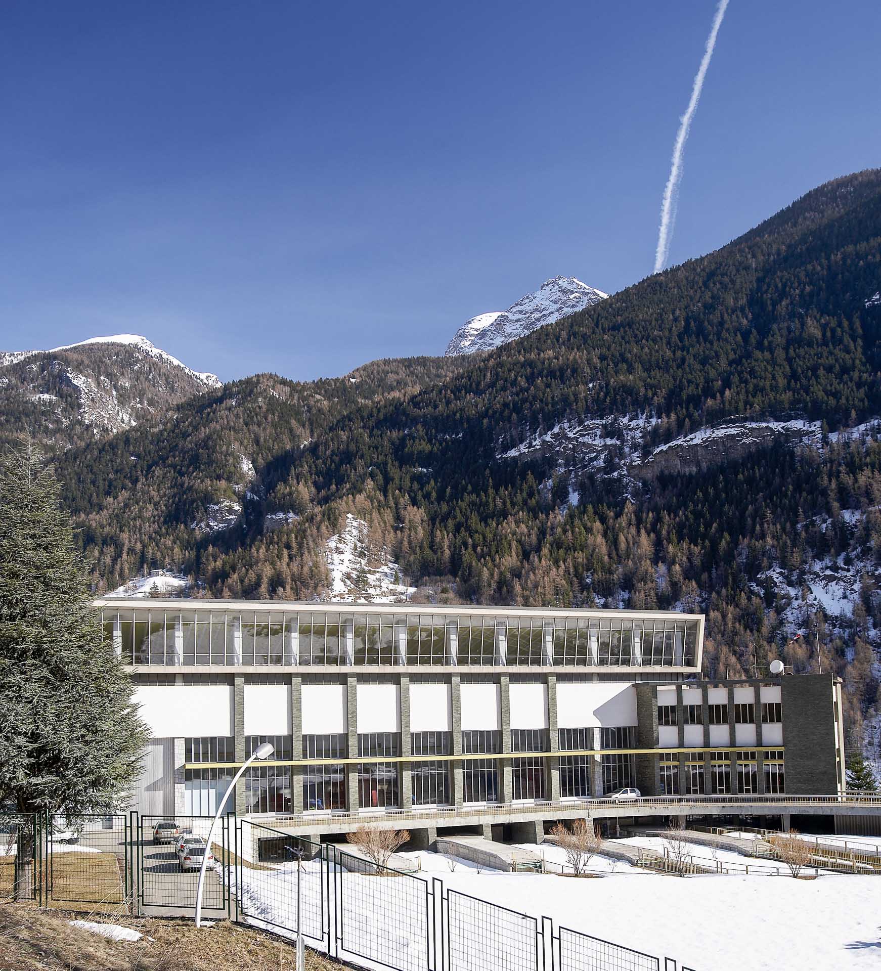Esterno Centrale produzione idroelettrica verde Valpelline