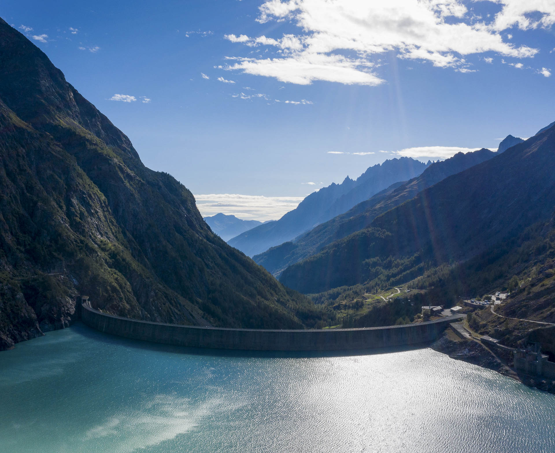 Diga di Place Moulin Impianto per energia idroelettrica rinnovabile Gruppo CVA