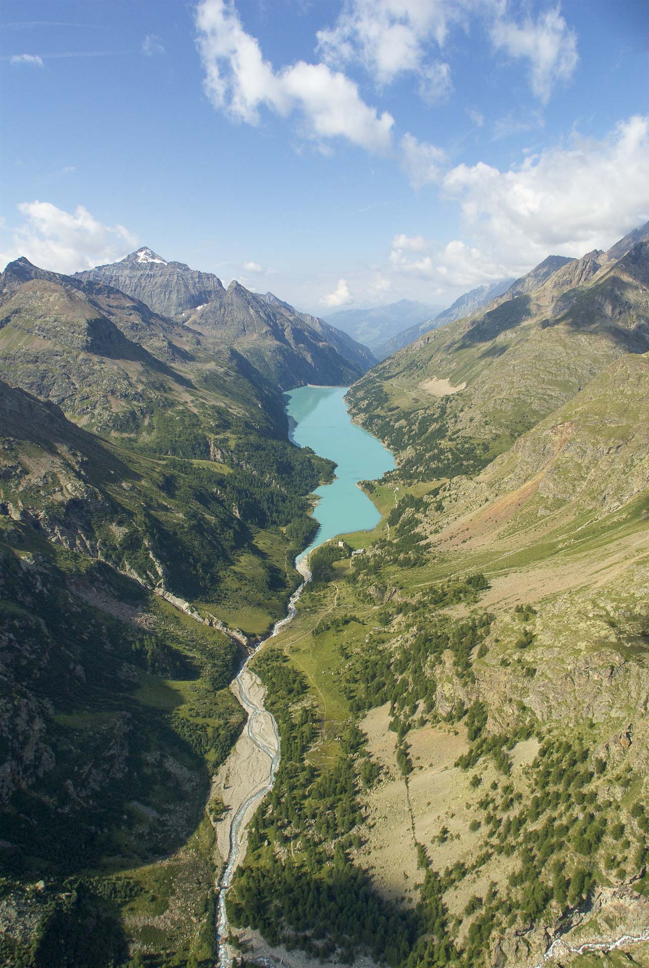 Diga di Place Moulin Impianto per energia idroelettrica rinnovabile Gruppo CVA