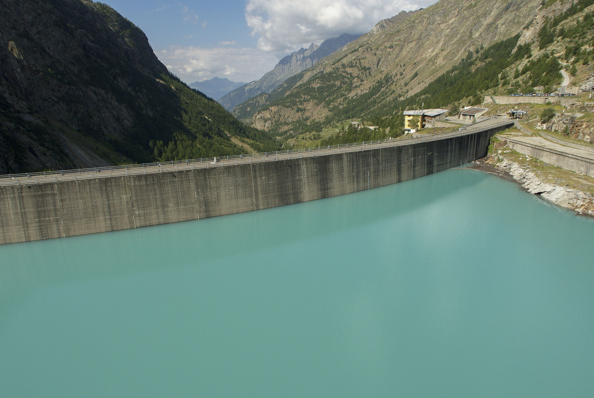 Diga di Place Moulin Impianto per energia idroelettrica rinnovabile Gruppo CVA