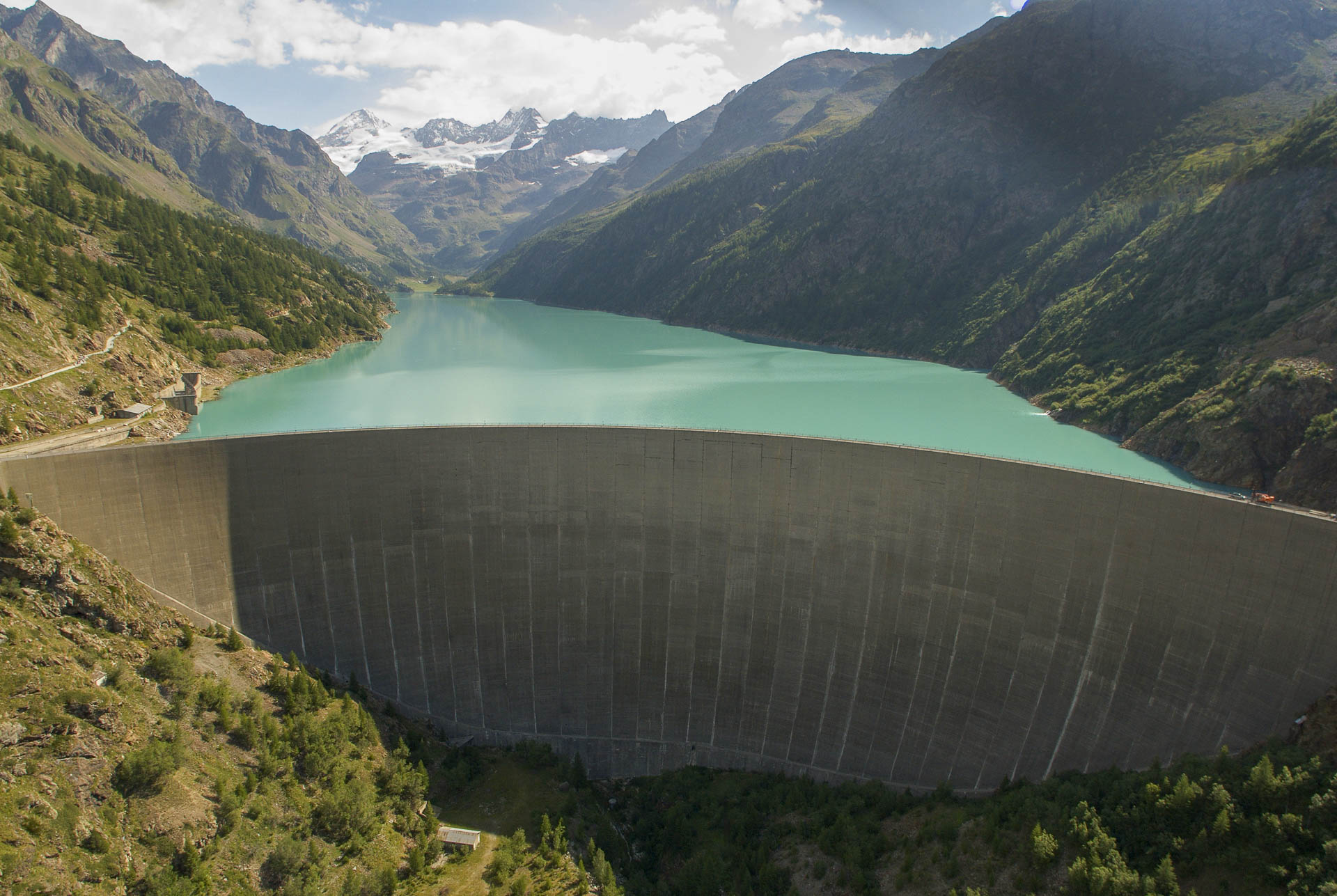 Diga di Place Moulin Impianto per energia idroelettrica rinnovabile Gruppo CVA