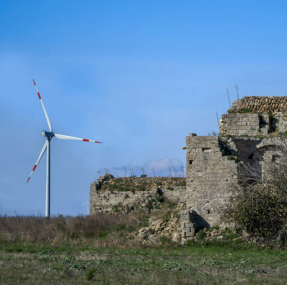 Impianto energia elettrica verde rinnovabile eolica di Lamacarvotta