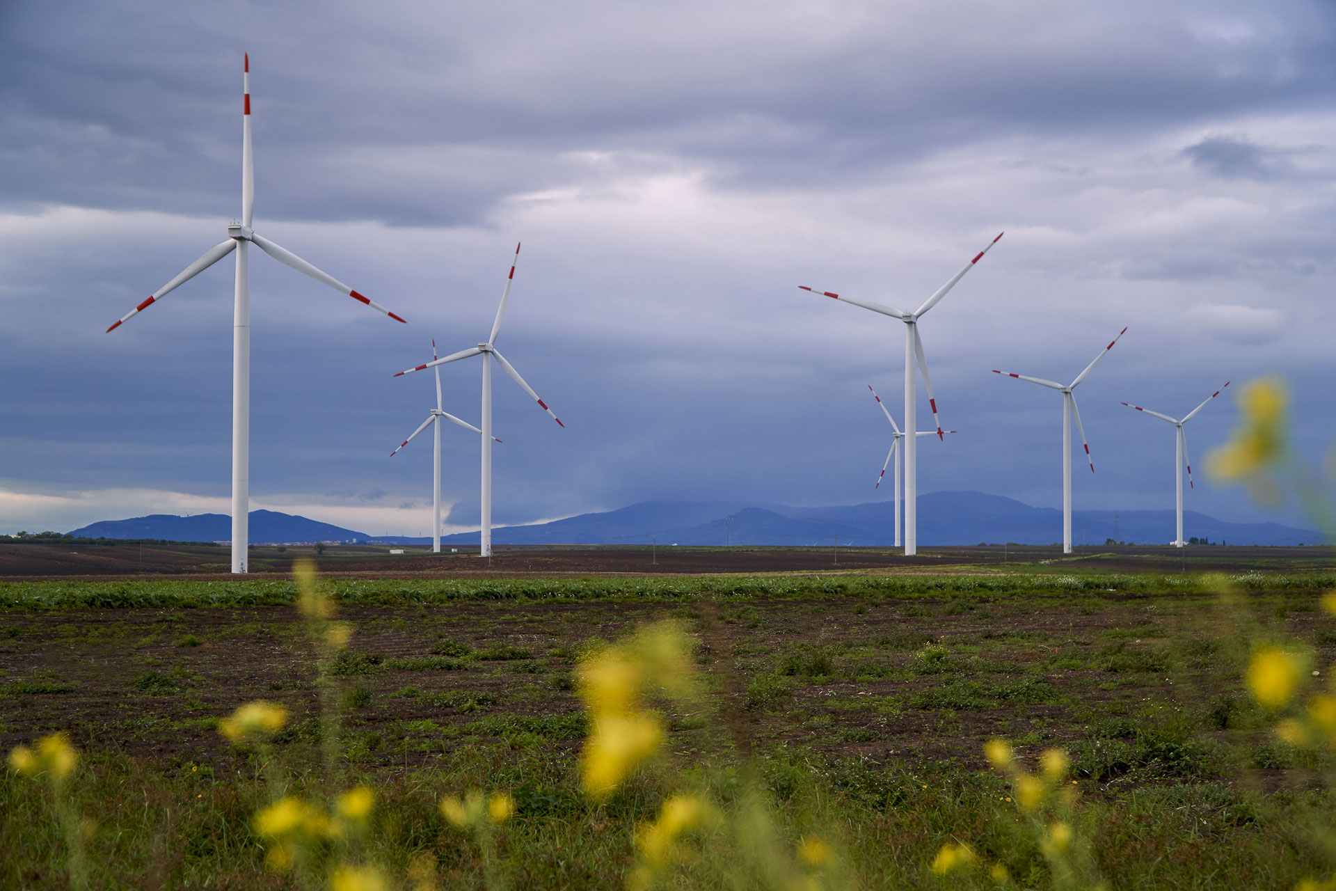 Impianto produzione energia elettrica verde rinnovabile eolica CVA Ponte Albanito