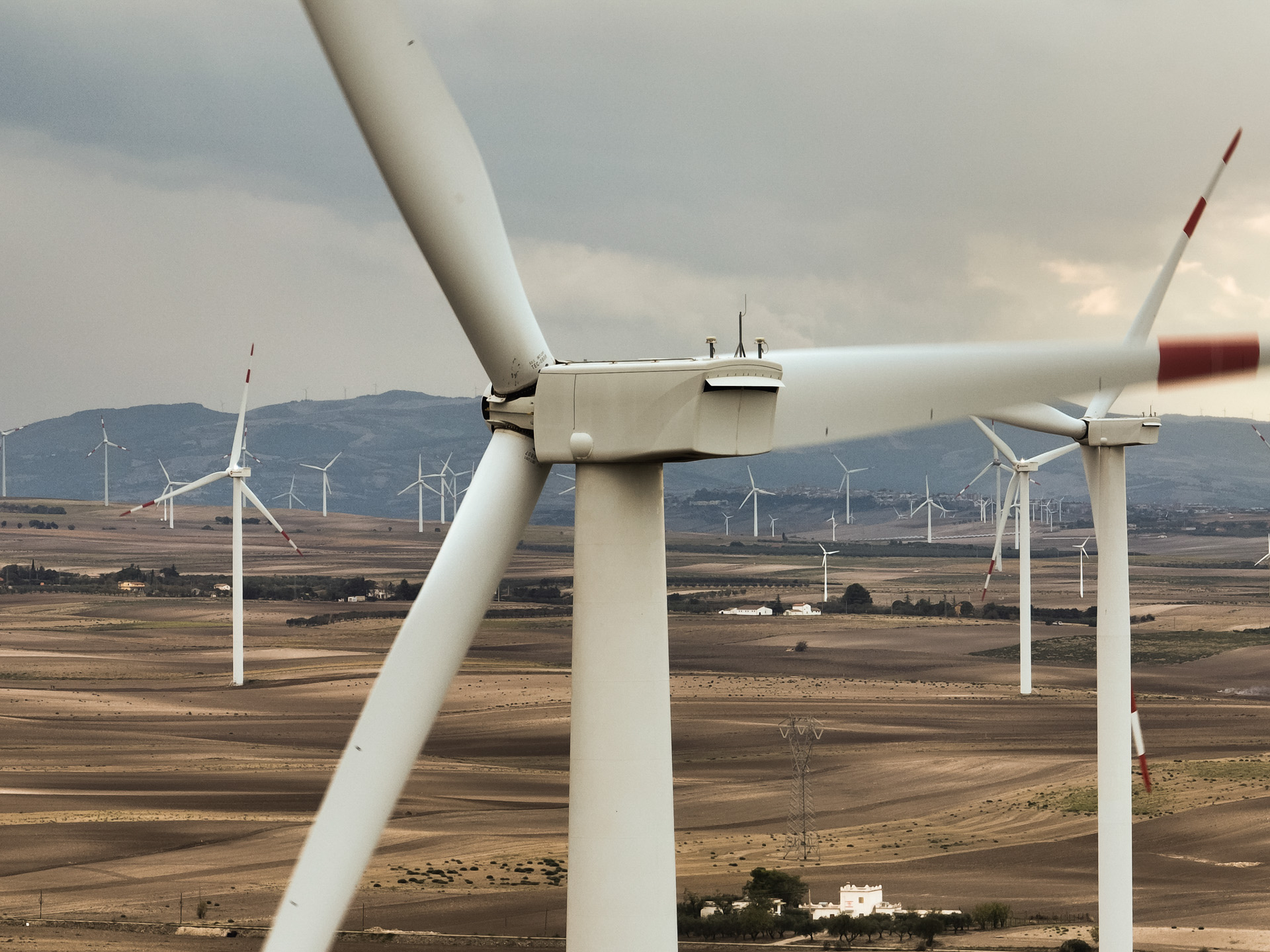 Impianto produzione energia elettrica verde rinnovabile eolica CVA Ponte Albanito